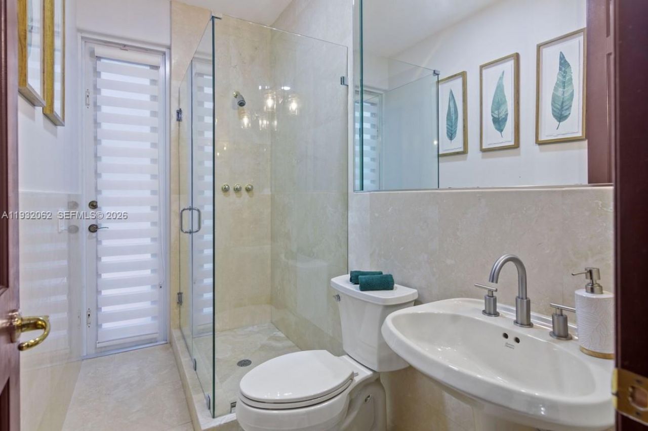 11825 S Mitchell Manor Cir, Pinecrest, FL 33156 Photo