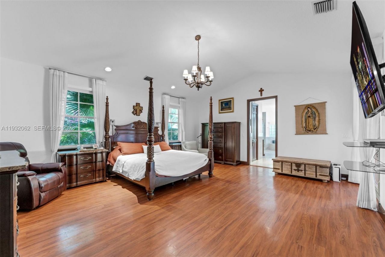 11825 S Mitchell Manor Cir, Pinecrest, FL 33156 Photo