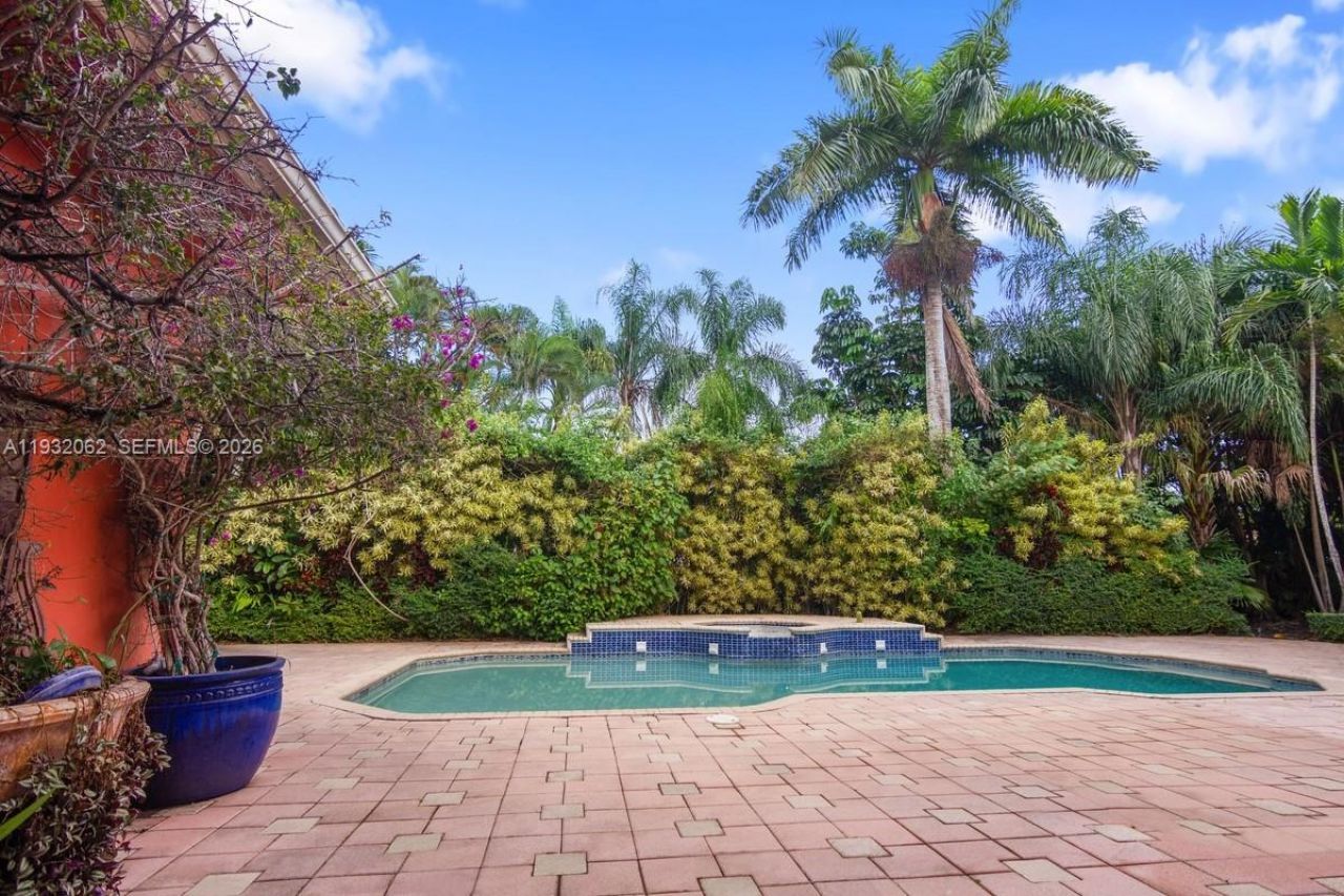 11825 S Mitchell Manor Cir, Pinecrest, FL 33156 Photo