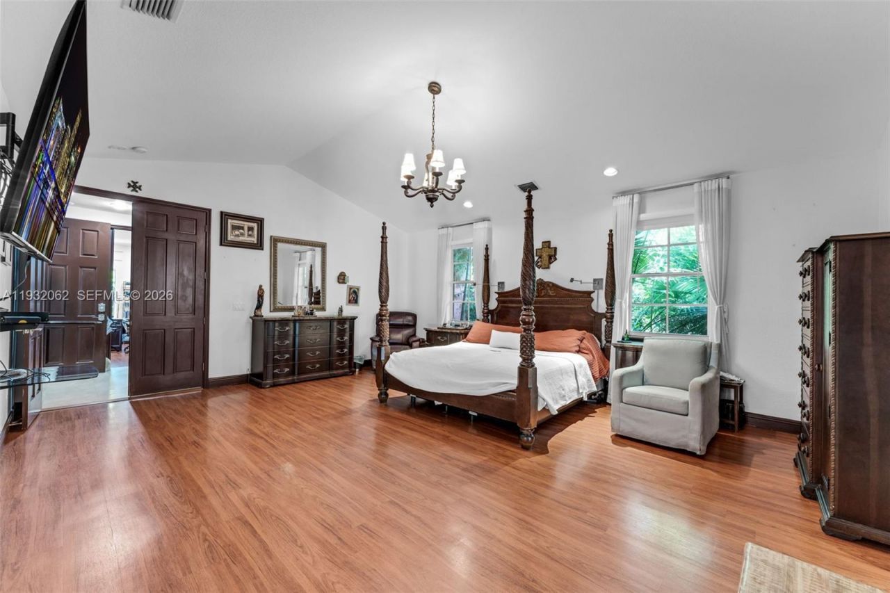 11825 S Mitchell Manor Cir, Pinecrest, FL 33156 Photo