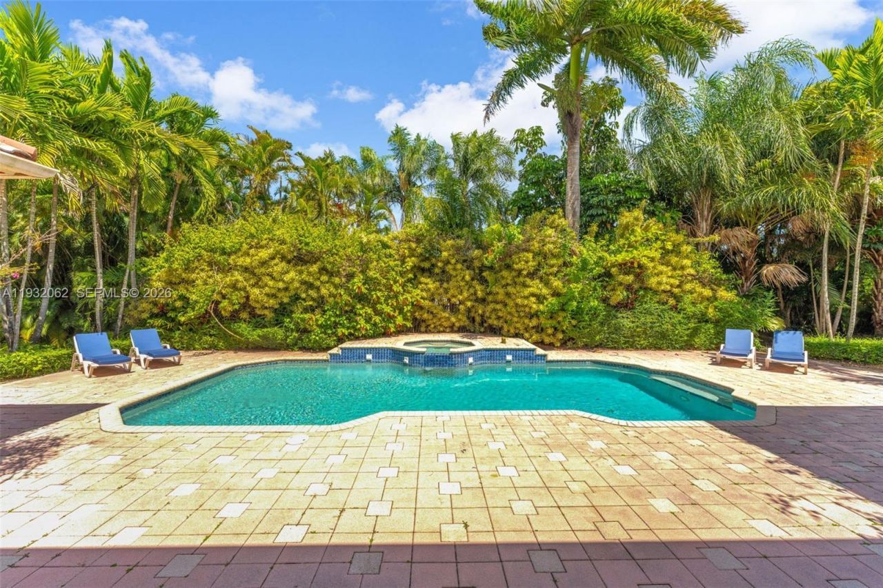 11825 S Mitchell Manor Cir, Pinecrest, FL 33156 Photo