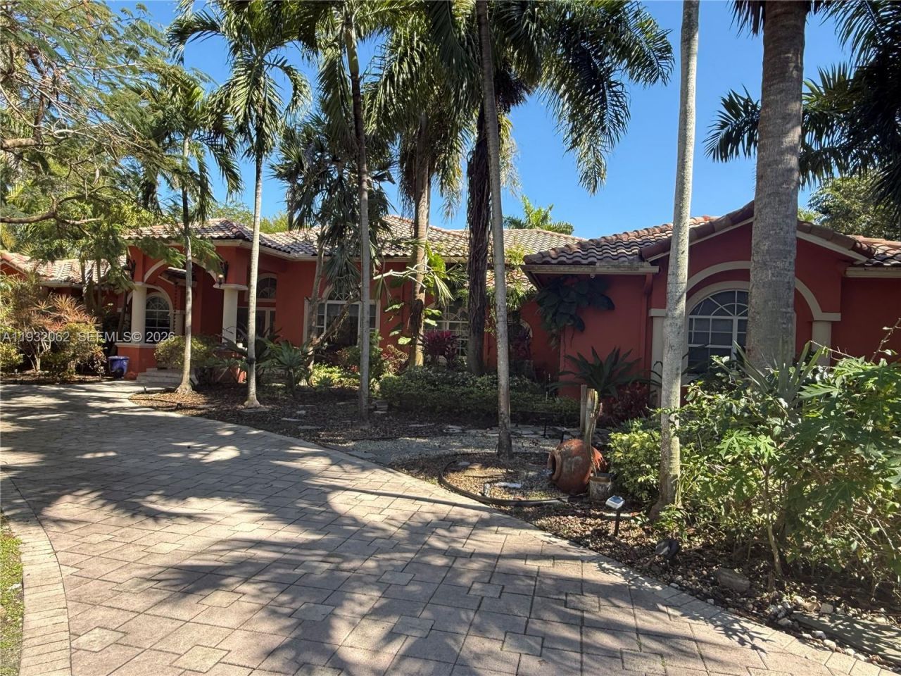 11825 S Mitchell Manor Cir, Pinecrest, FL 33156 Photo