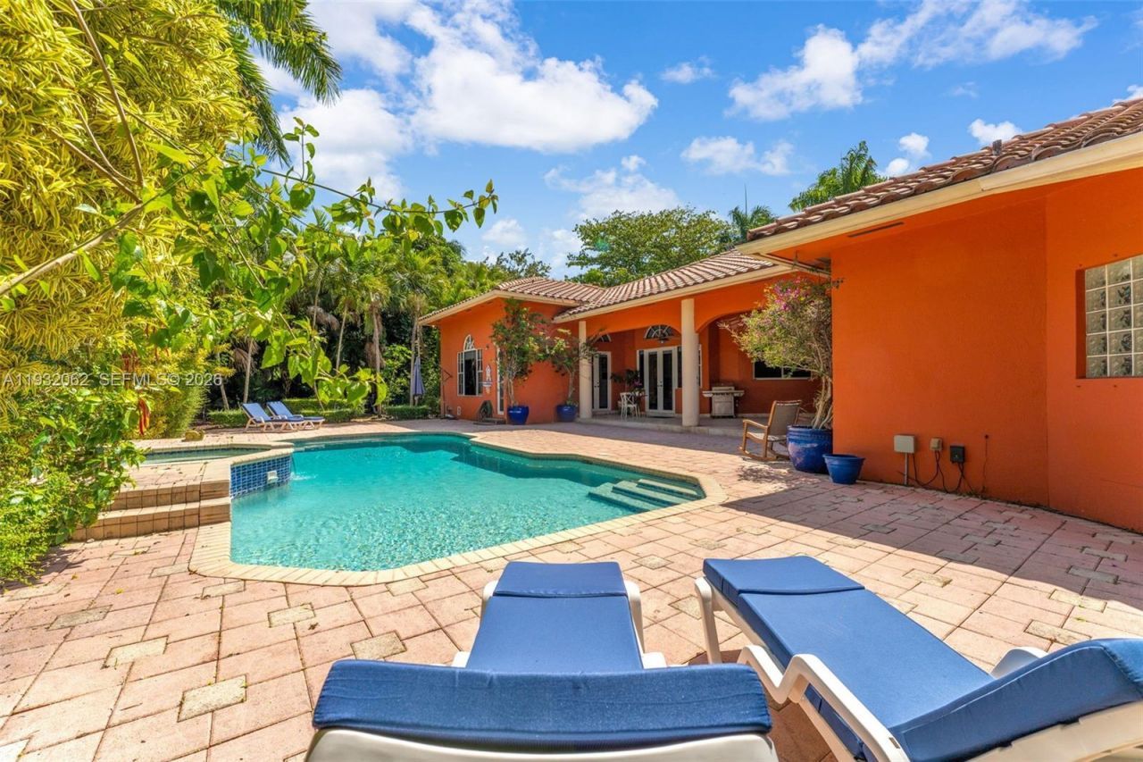 11825 S Mitchell Manor Cir, Pinecrest, FL 33156 Photo