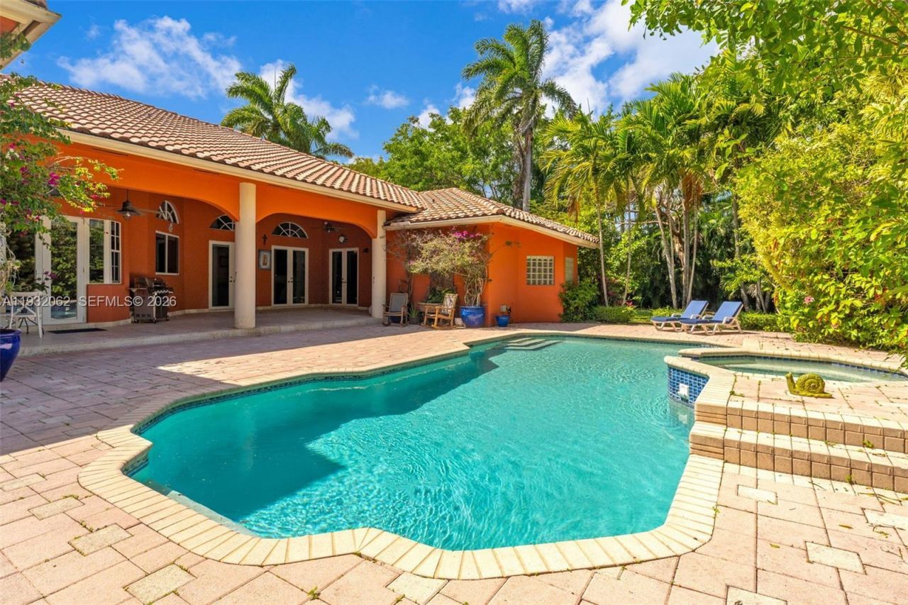 11825 S Mitchell Manor Cir, Pinecrest, FL 33156 Photo