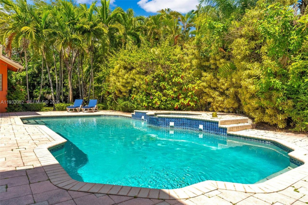 11825 S Mitchell Manor Cir, Pinecrest, FL 33156 Photo