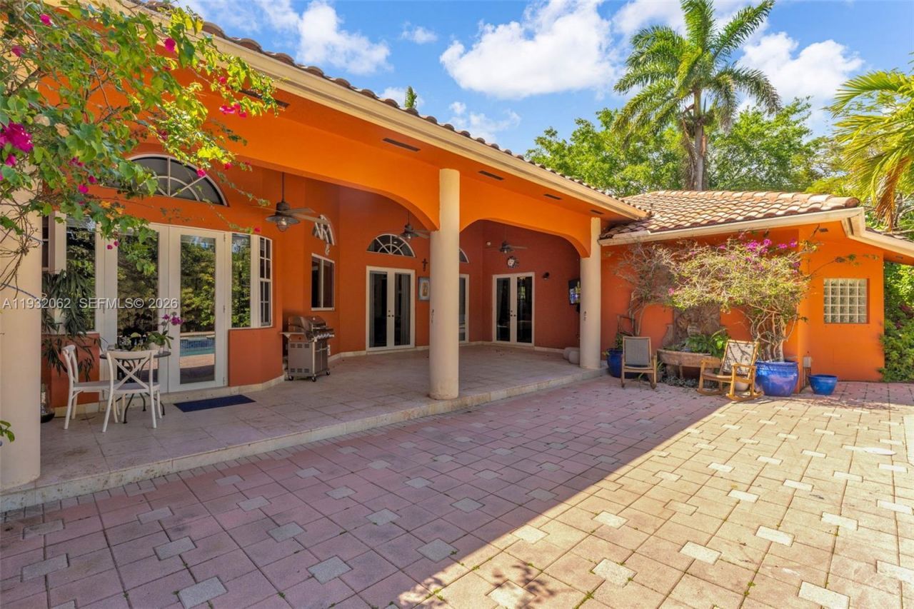 11825 S Mitchell Manor Cir, Pinecrest, FL 33156 Photo