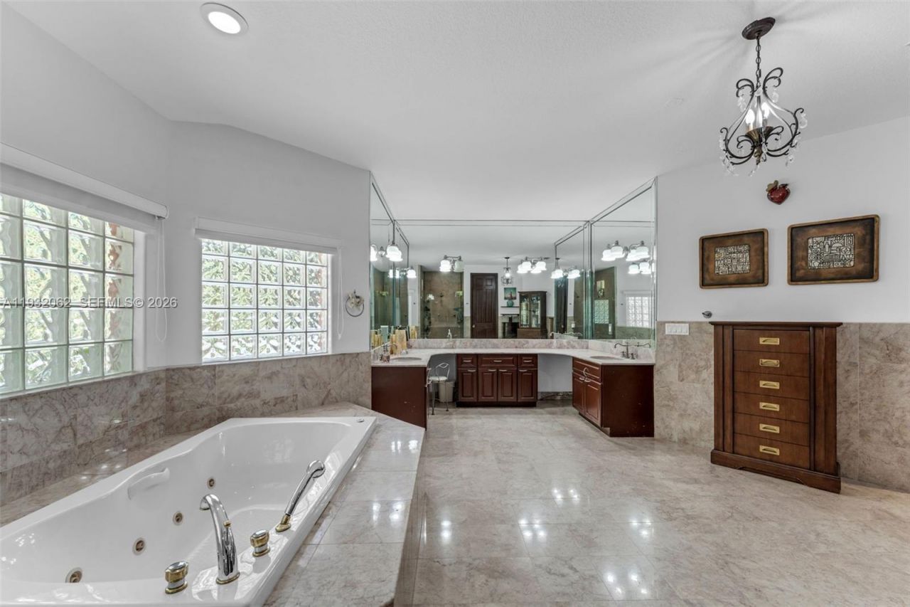 11825 S Mitchell Manor Cir, Pinecrest, FL 33156 Photo