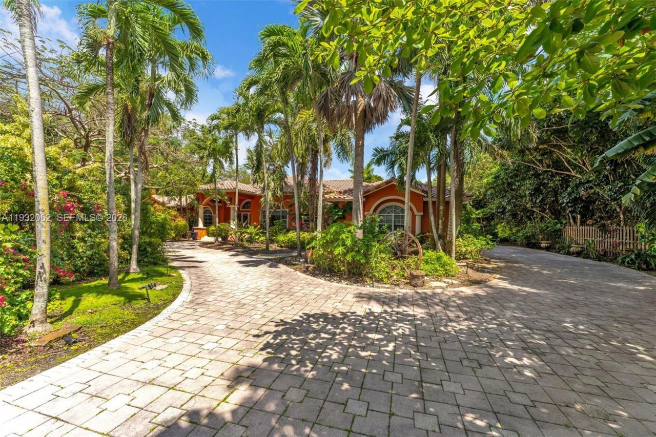 11825 S Mitchell Manor Cir, Pinecrest, FL 33156 Photo