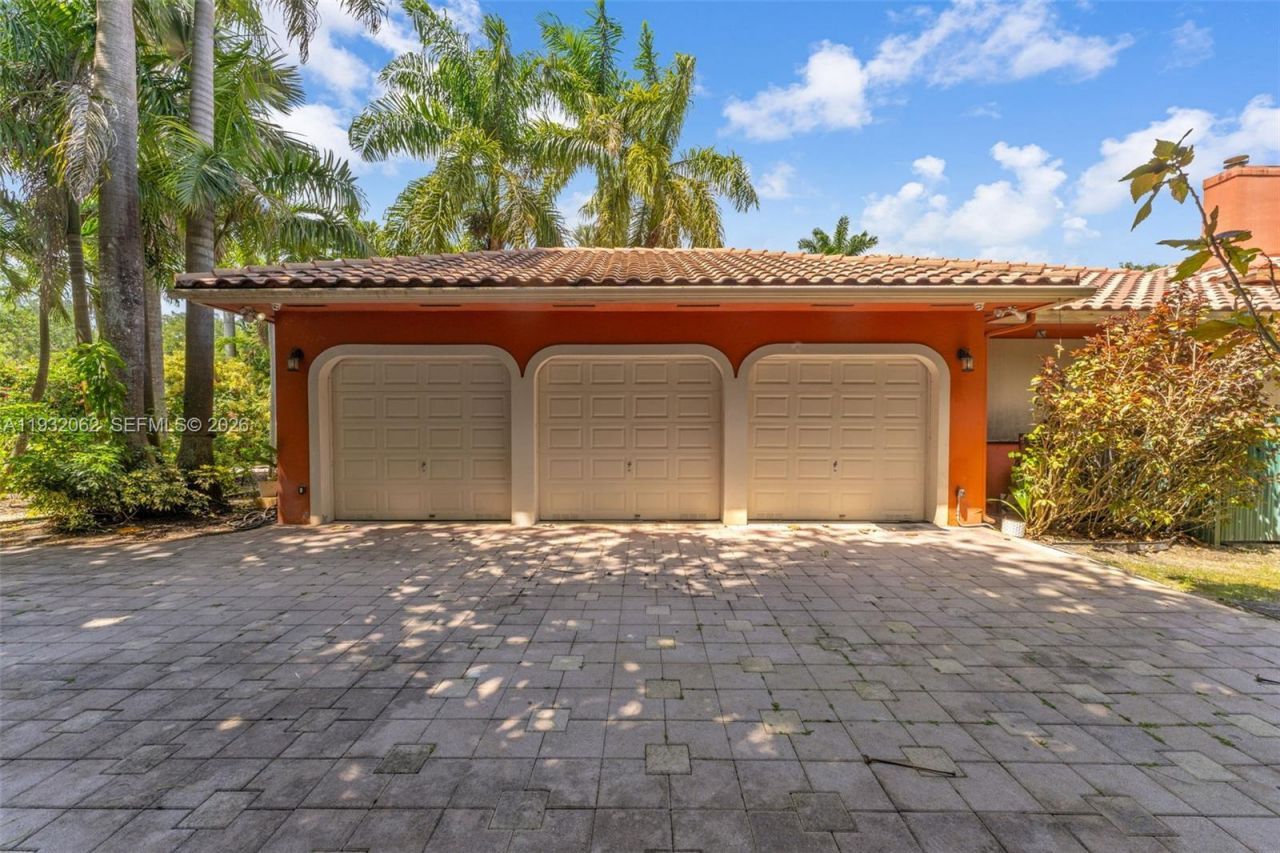 11825 S Mitchell Manor Cir, Pinecrest, FL 33156 Photo