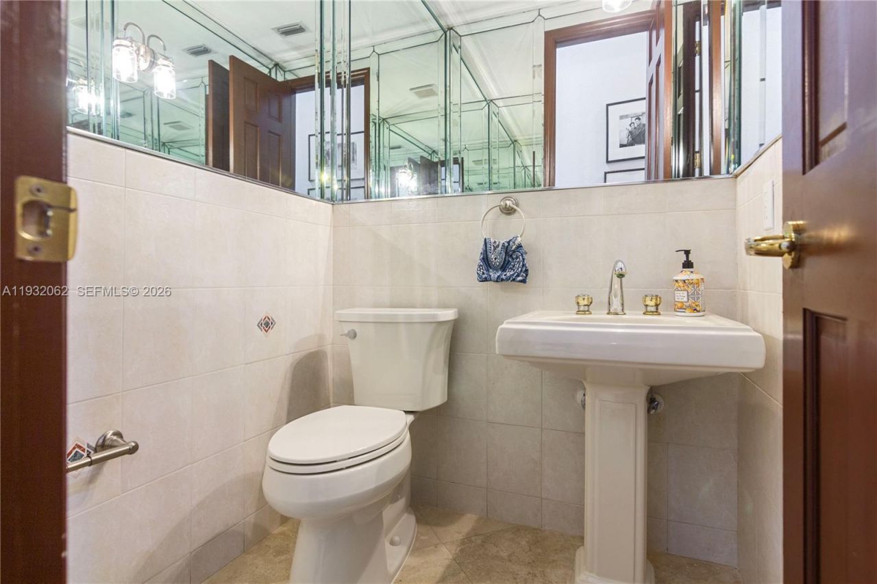 11825 S Mitchell Manor Cir, Pinecrest, FL 33156 Photo