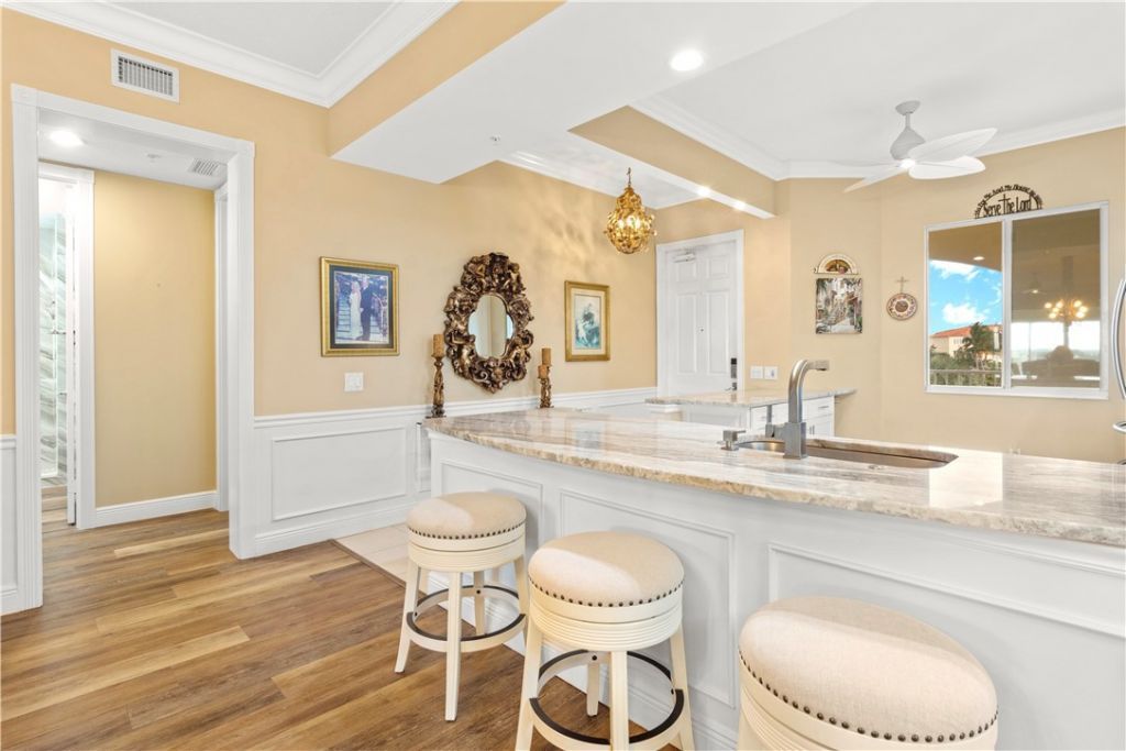 33 Harbour Isle Drive W, Unit 306, Fort Pierce, FL 34949 Photo