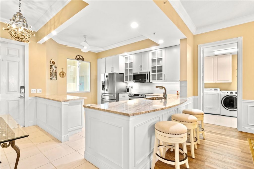 33 Harbour Isle Drive W, Unit 306, Fort Pierce, FL 34949 Photo