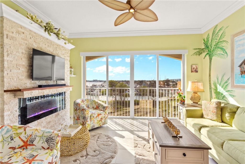 33 Harbour Isle Drive W, Unit 306, Fort Pierce, FL 34949 Photo