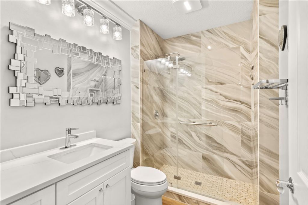 33 Harbour Isle Drive W, Unit 306, Fort Pierce, FL 34949 Photo