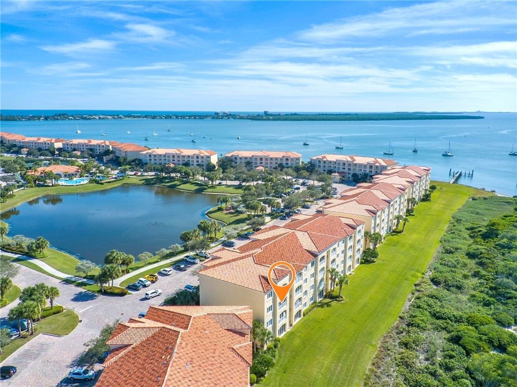 33 Harbour Isle Drive W, Unit 306, Fort Pierce, FL 34949 Photo