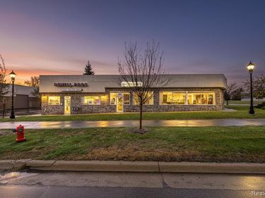 1989 N Opdyke Road, Auburn Hills, MI 48326