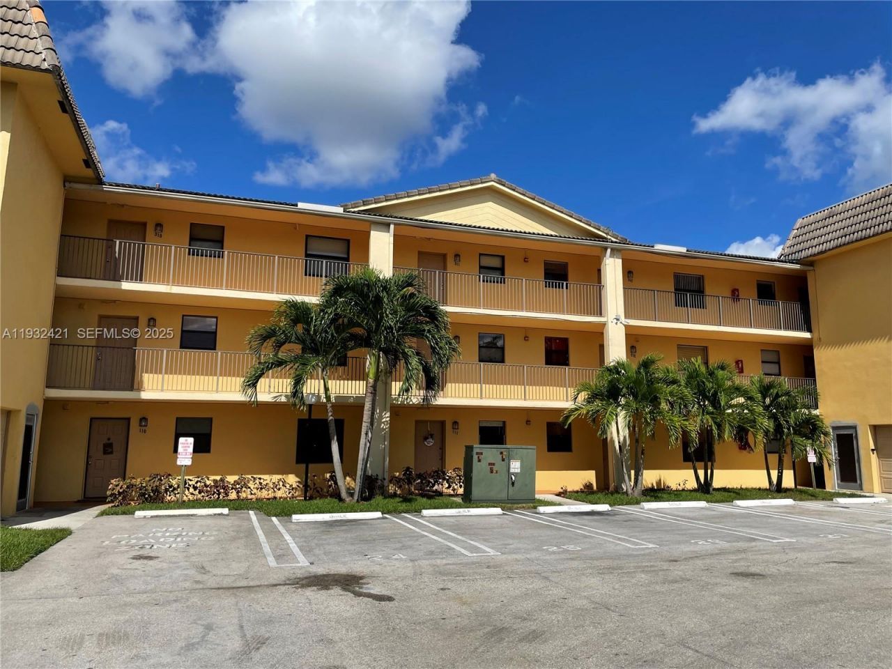 11453 NW 39th Ct, Unit 310-2, Coral Springs, FL 33065 Photo