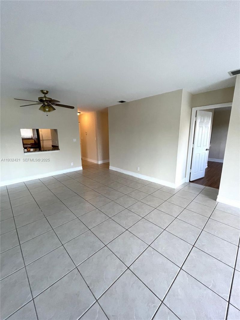 11453 NW 39th Ct, Unit 310-2, Coral Springs, FL 33065 Photo