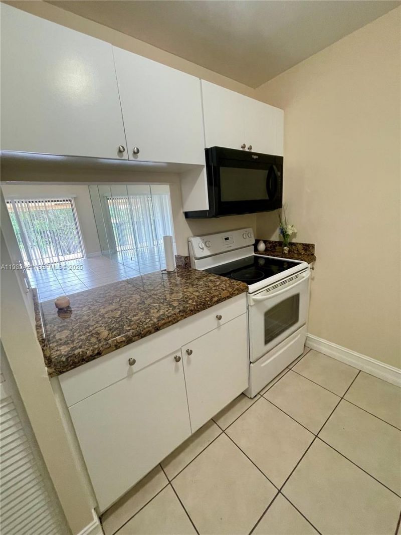11453 NW 39th Ct, Unit 310-2, Coral Springs, FL 33065 Photo