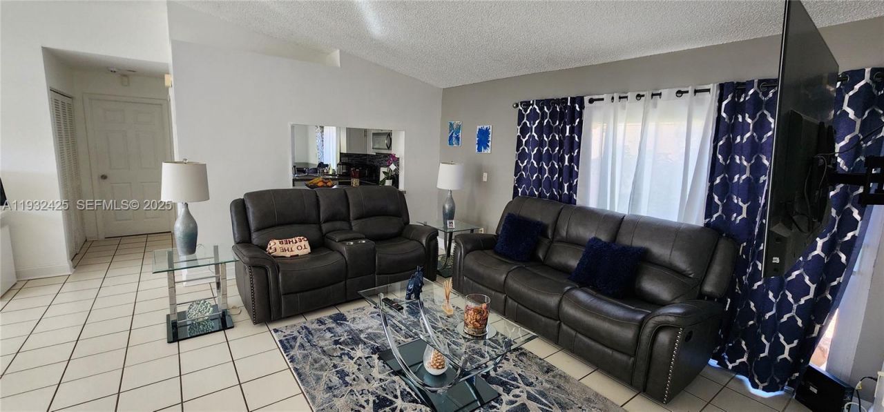 9829 SW 221st St, Unit 1, Cutler Bay, FL 33190 Photo