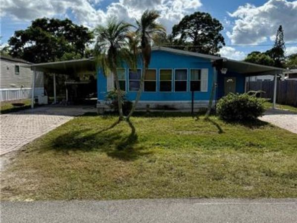 11201 Tango DR, BONITA SPRINGS, FL 34135