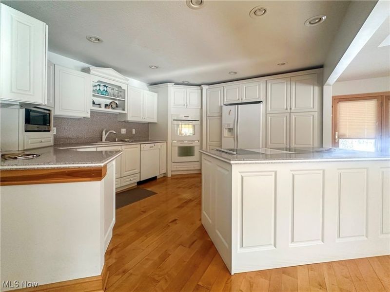 706 Shadowood Lane SE, Howland, OH 44484 Photo 15