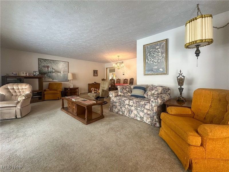 706 Shadowood Lane SE, Howland, OH 44484 Photo 5