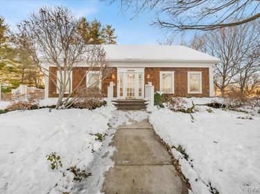 907 W 14 Mile Road , Clawson, MI 48017