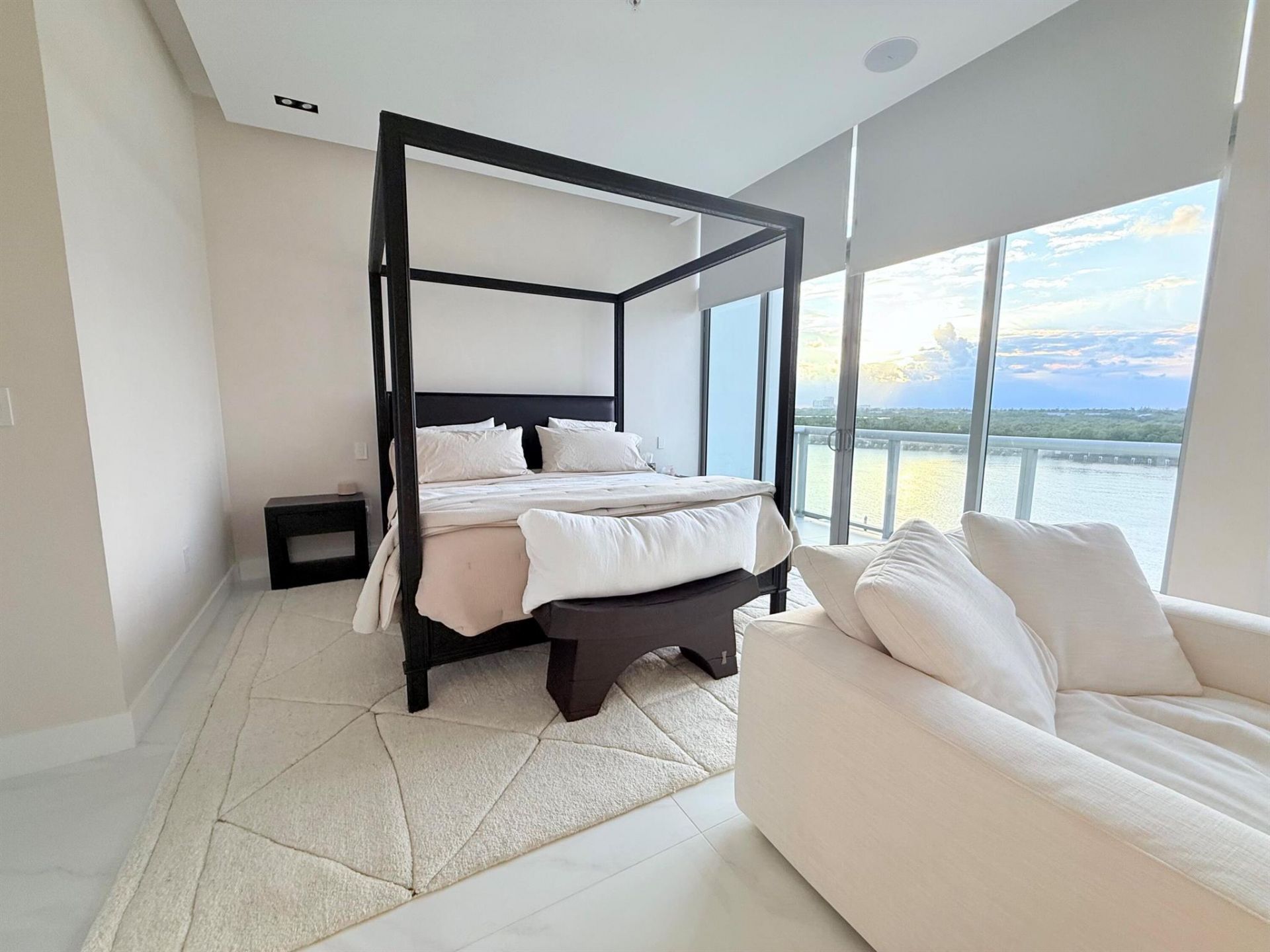 2880 N Ocean Drive, Hollywood, FL 33019 Photo