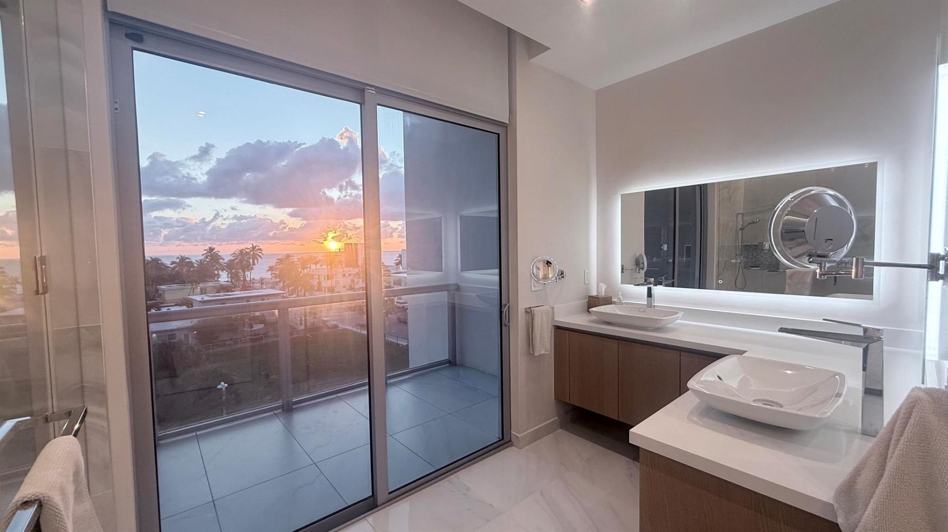 2880 N Ocean Drive, Hollywood, FL 33019 Photo