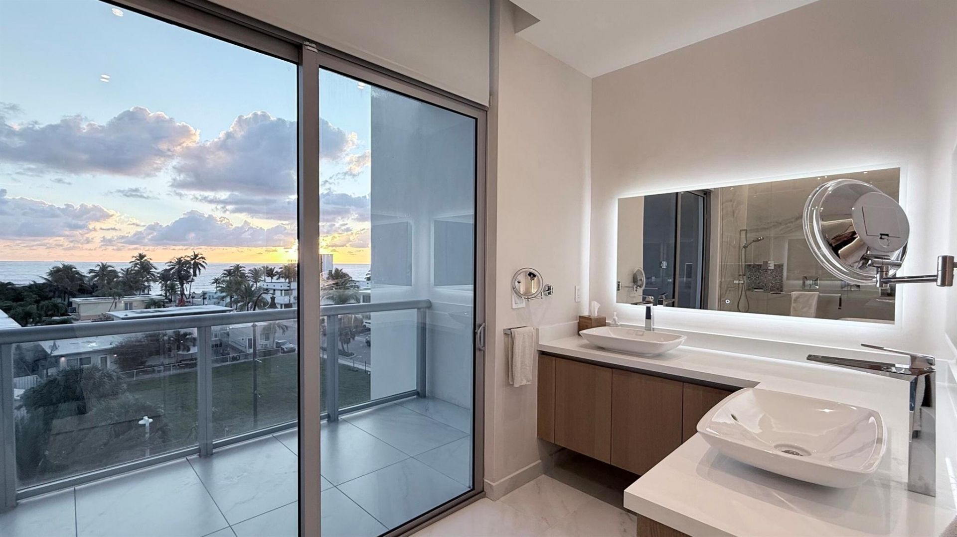 2880 N Ocean Drive, Hollywood, FL 33019 Photo