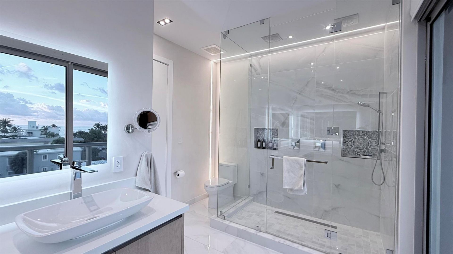 2880 N Ocean Drive, Hollywood, FL 33019 Photo