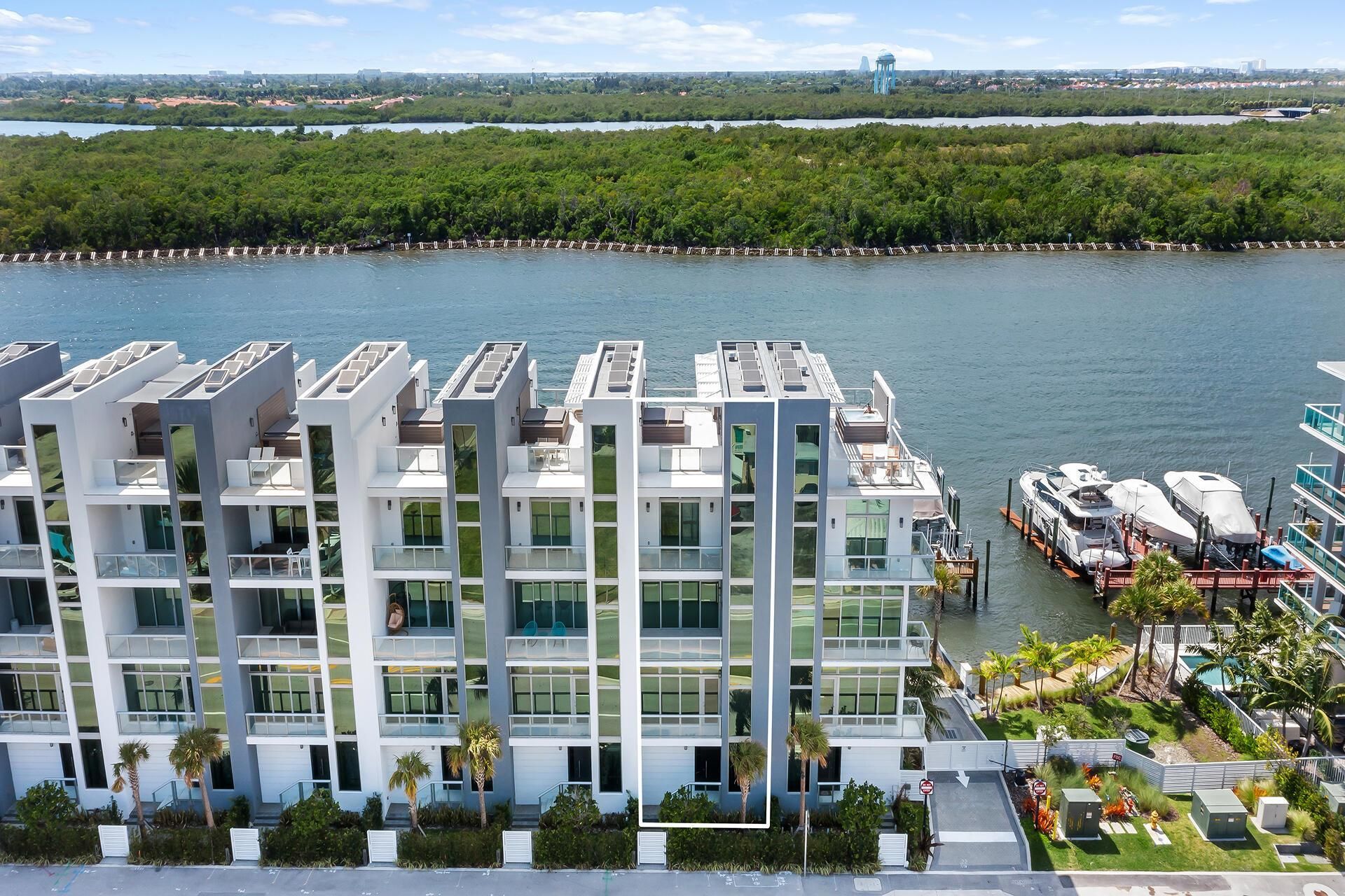 2880 N Ocean Drive, Hollywood, FL 33019 Photo