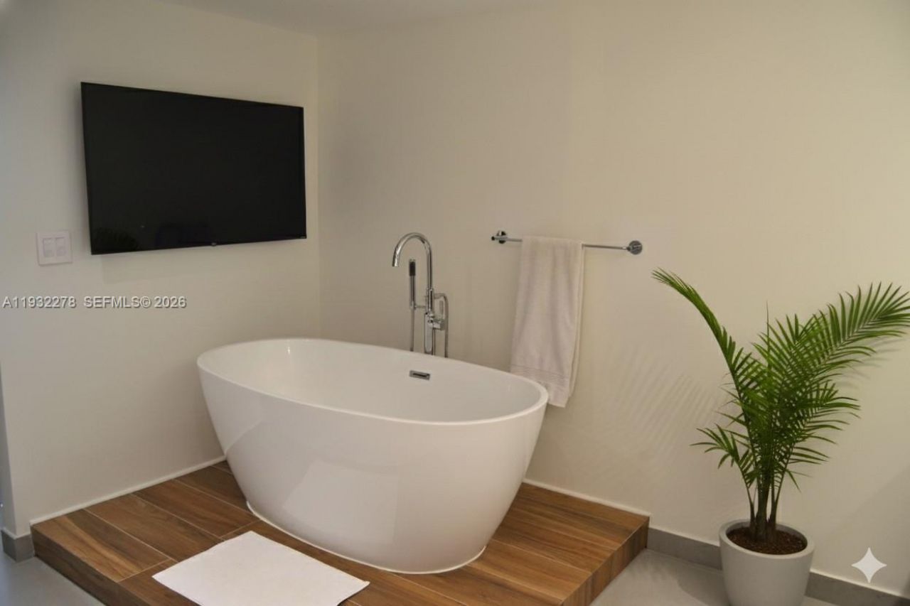 11113 Biscayne Blvd, Unit 351, Miami, FL 33181 Photo