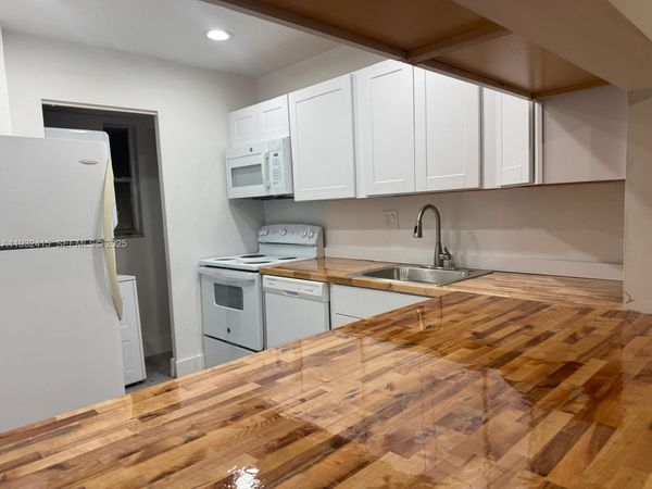 8051 S Colony Cir S, Unit 210, Tamarac, FL 33321