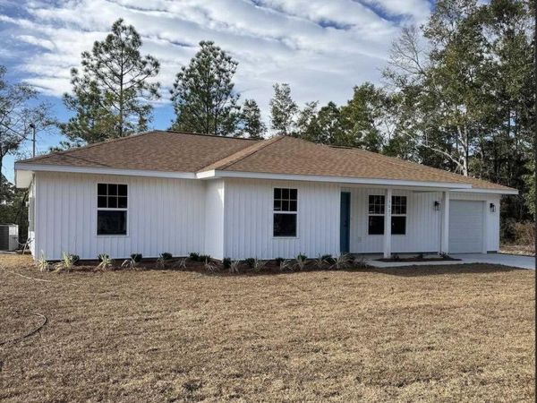 5601 Riviera Dr, Milton, FL 32583