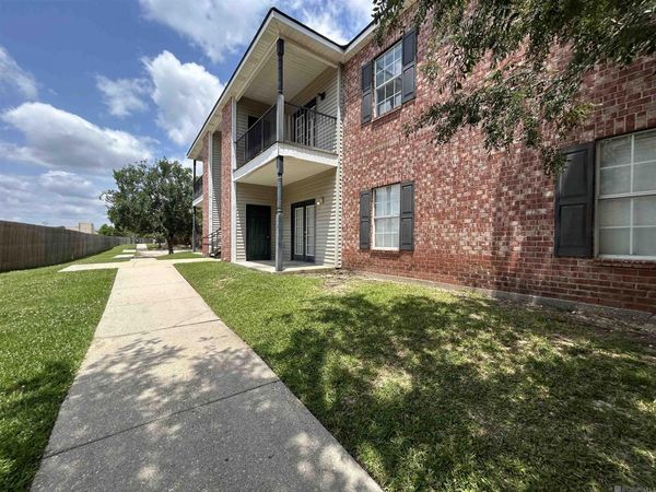 155 Aspen Square, Unit #30, Denham Springs, LA 70726