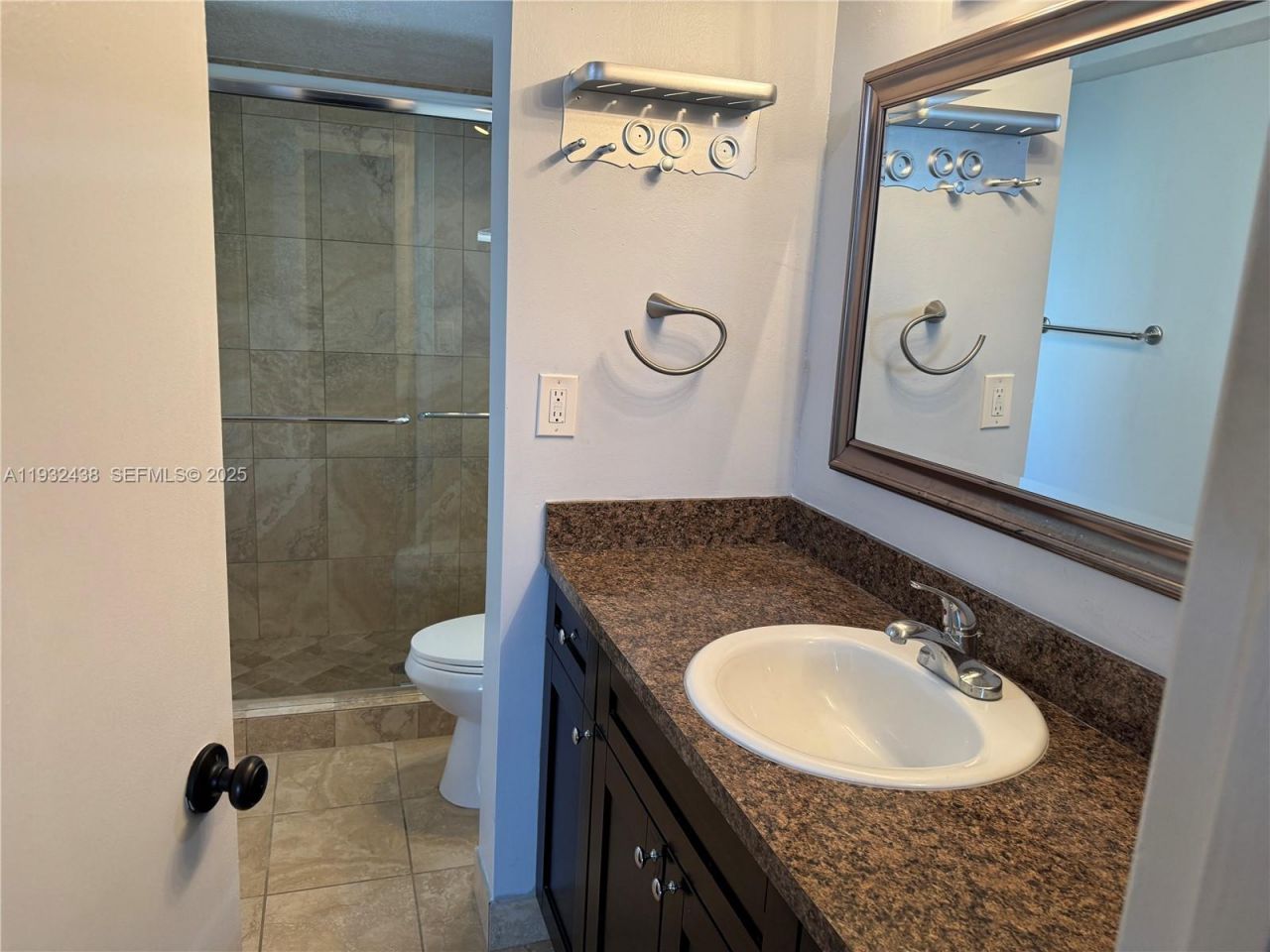 185 Lakeview Dr, Unit 101, Weston, FL 33326 Photo