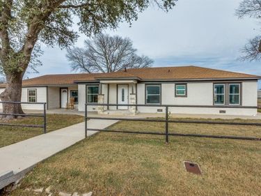 817 Stella Mae Drive, Fort Worth, TX 76028
