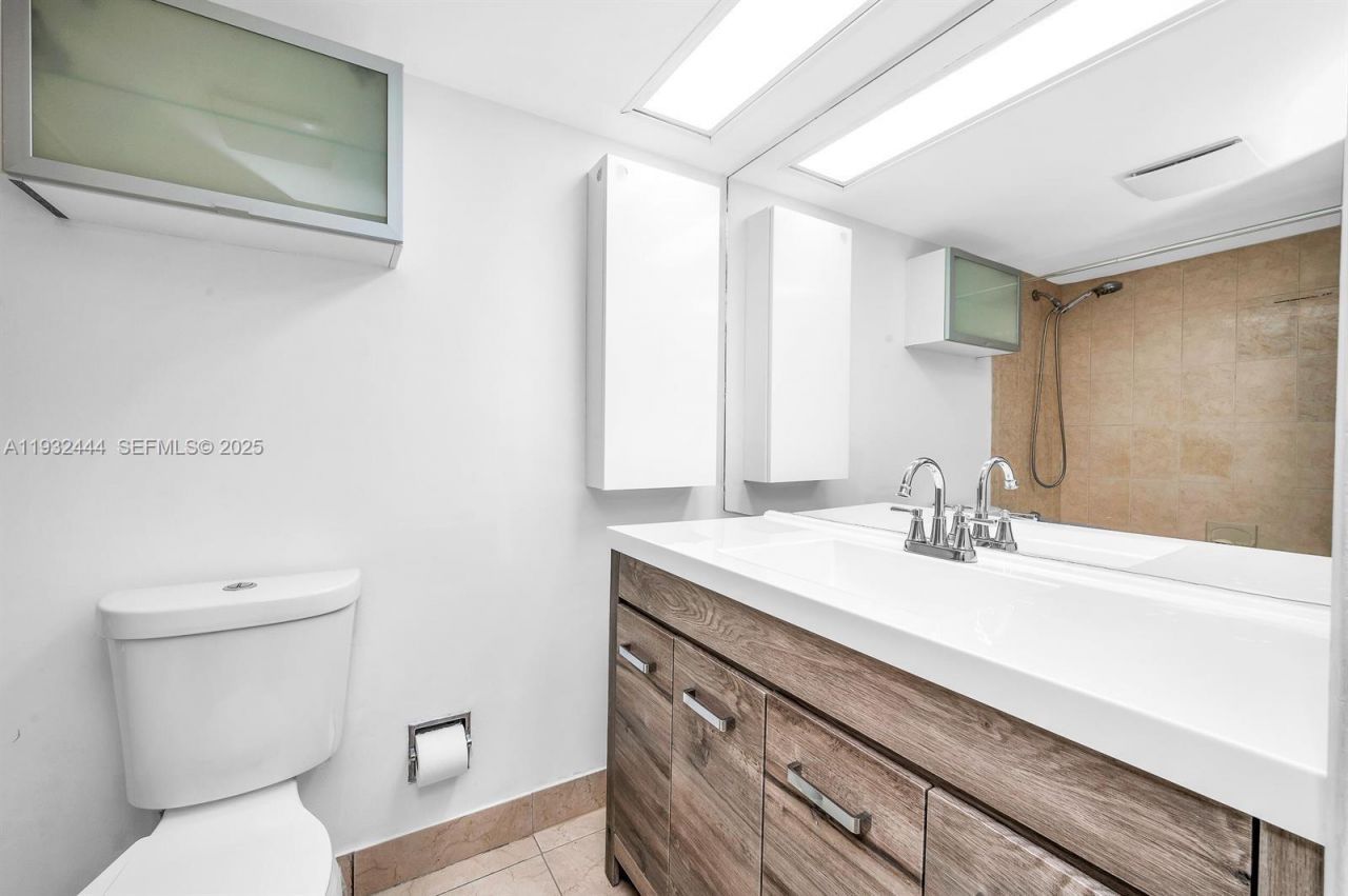 2800 N Palm Aire Dr, Unit 309, Pompano Beach, FL 33069 Photo