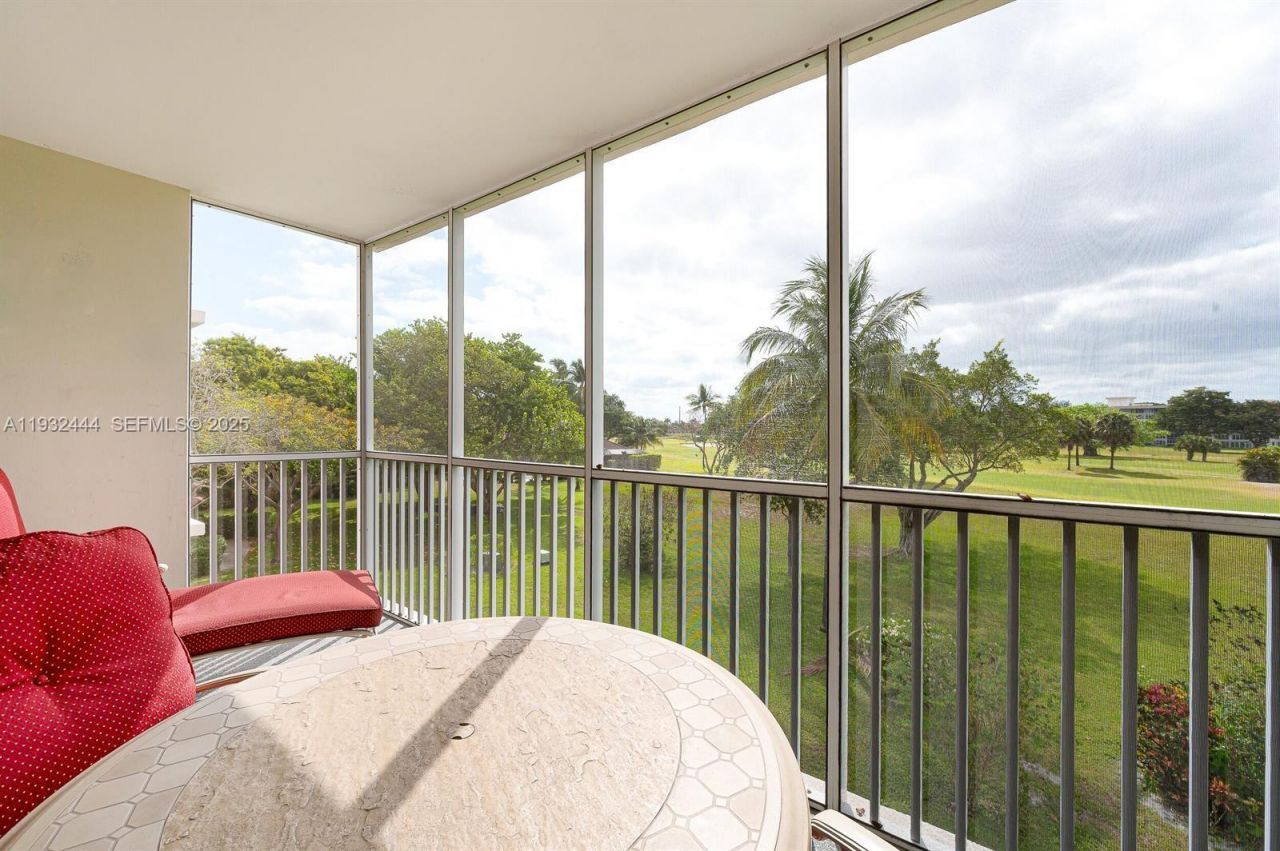 2800 N Palm Aire Dr, Unit 309, Pompano Beach, FL 33069 Photo