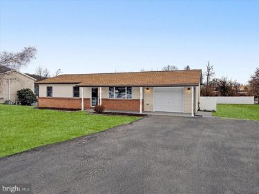 207 STEVES LANE, ELIZABETHVILLE, PA 17023