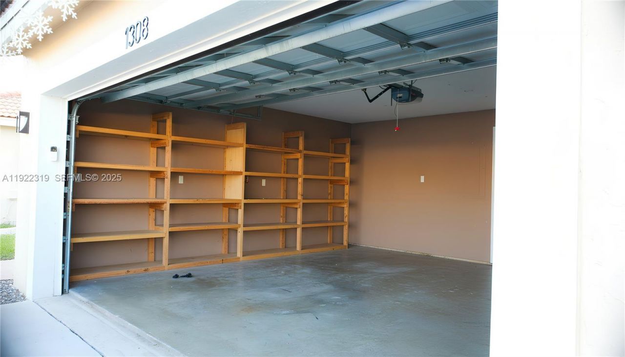 1308 SW 181st Ave, Pembroke Pines, FL 33029 Photo