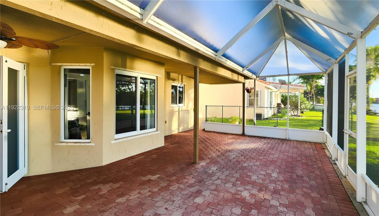 1308 SW 181st Ave, Pembroke Pines, FL 33029 Photo