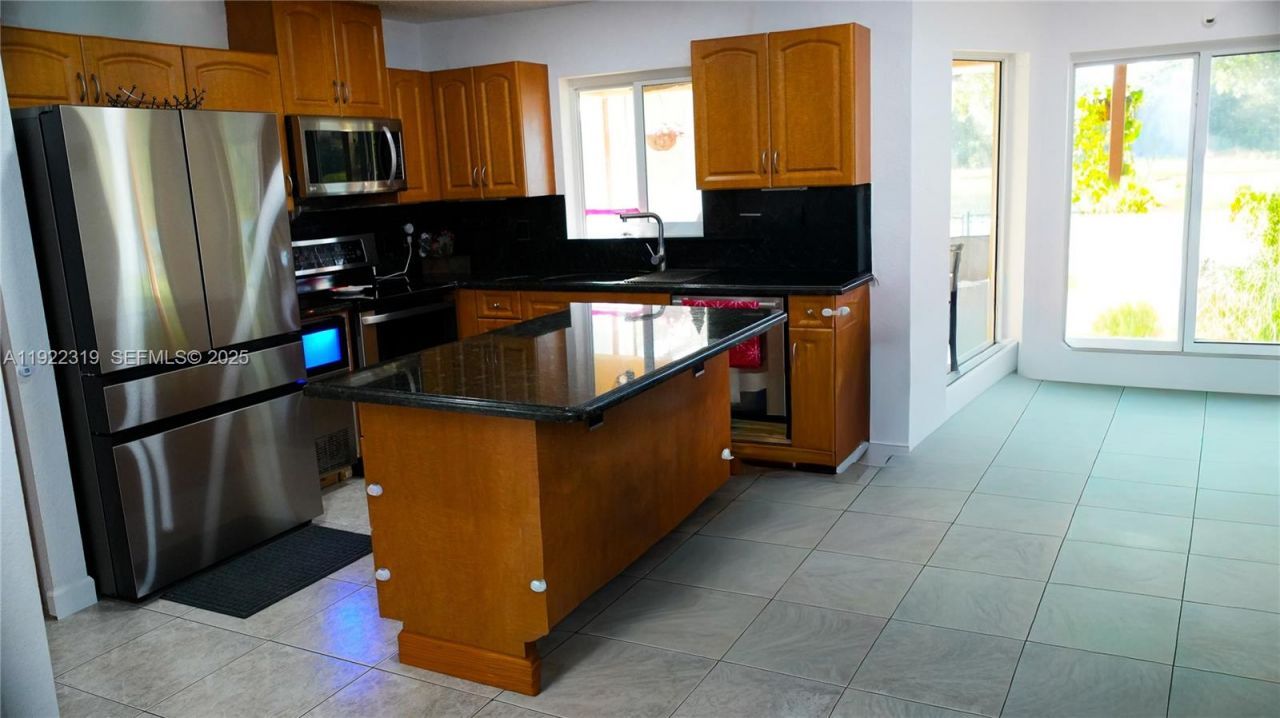 1308 SW 181st Ave, Pembroke Pines, FL 33029 Photo