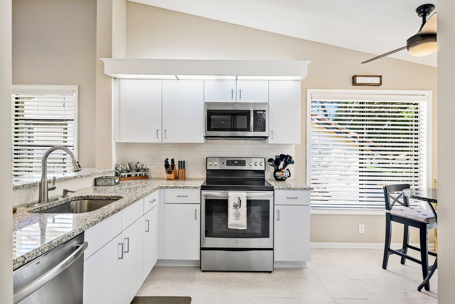 10423 S Circle Lake Drive, Unit 202, Boynton Beach, FL 33437 Photo