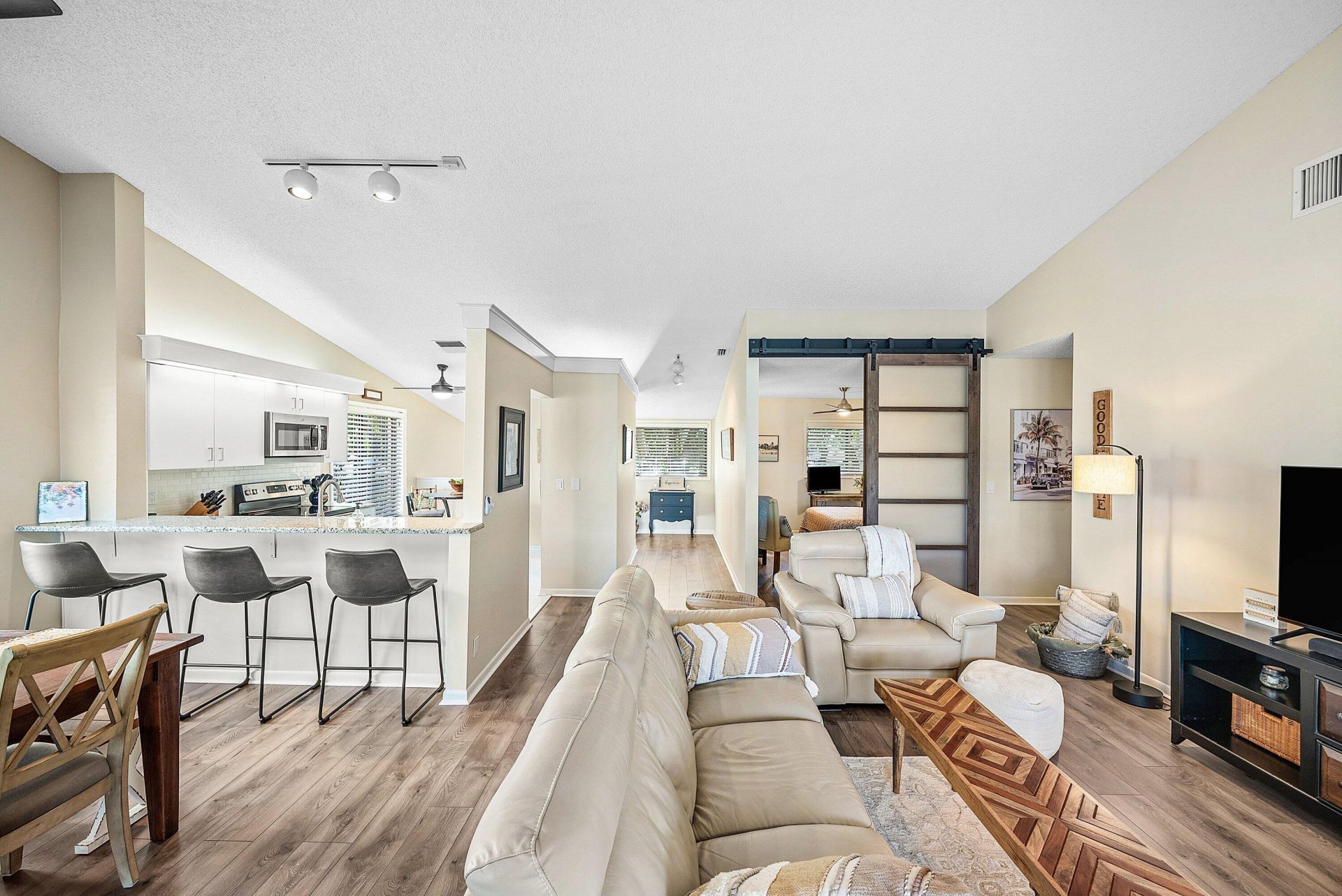 10423 S Circle Lake Drive, Unit 202, Boynton Beach, FL 33437 Photo