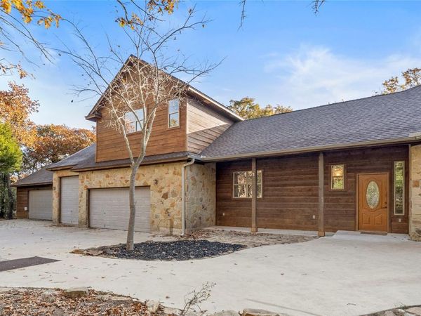 315 Arbors CIR, Elgin, TX 78621