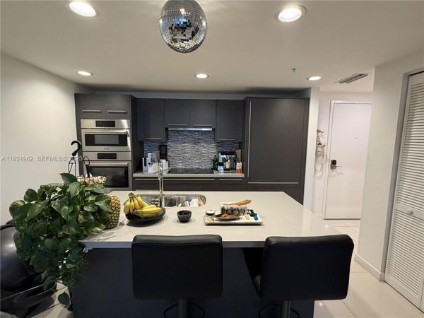 7661 NW 107th Ave, Unit 713, Doral, FL 33178