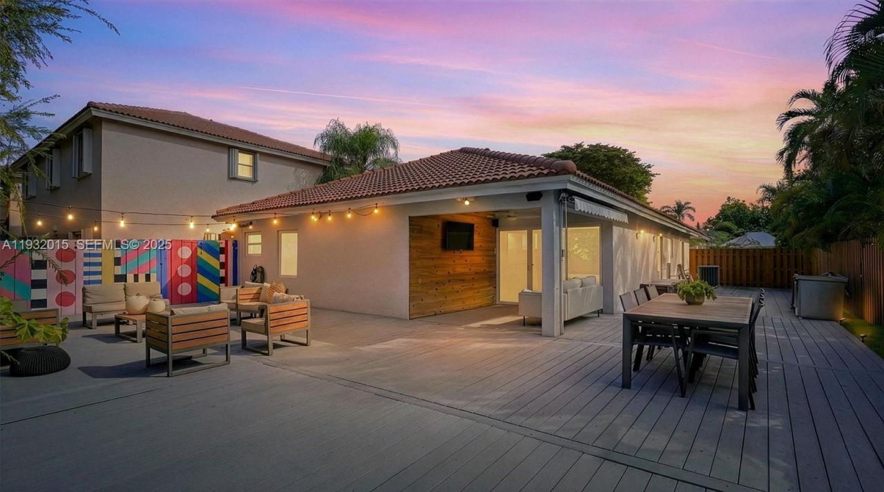 10246 NW 57th Ter, Doral, FL 33178 Photo